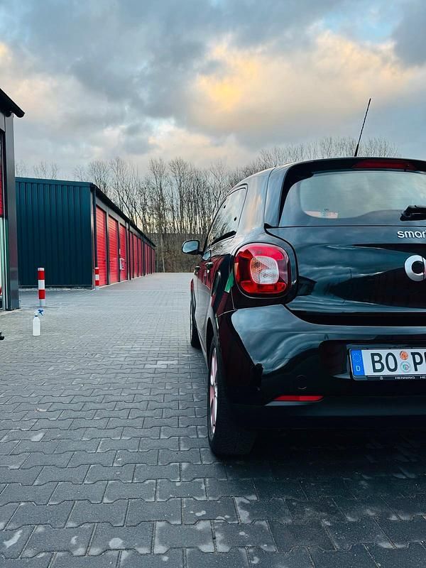Schwarz Gebraucht 2019 Smart ForFour Kleinwagen | 11.900 € (Fairer Preis) - Bild 1/4