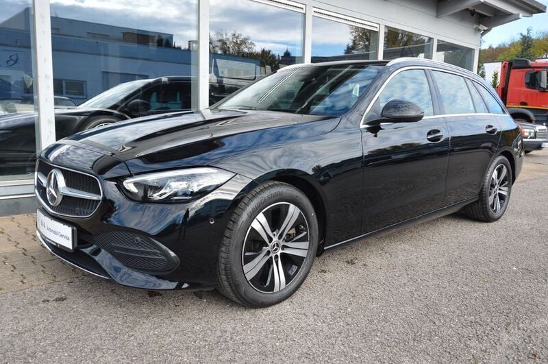 Ung. schwarz unilack Gebraucht 2022 Mercedes C200 Avantgarde Kombi | 28.990 € (Guter Preis) - Bild 1/4
