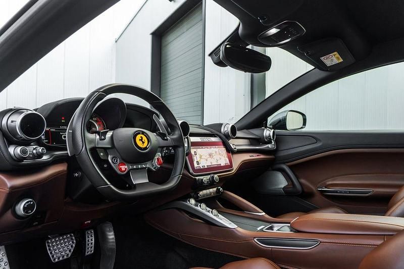 Gebraucht Ferrari GTC4Lusso 689 PS (506 kW) 2018 Grau Kombi