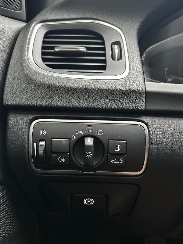 Gebraucht Volvo V60 CC 150 PS (110 kW) 2016 Grau Kombi