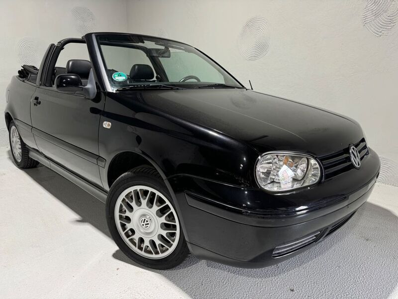 Schwarz Gebraucht 2002 VW Golf Cabriolet Cabrio | 7.990 € - Bild 1/4