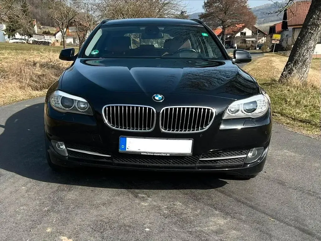 Gebraucht BMW 525 Sport Line 218 PS (160 kW) 2012 Schwarz Limousine