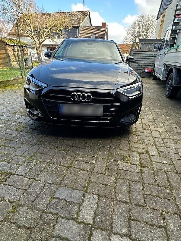 Gebraucht Audi A4 163 PS (119 kW) 2020 Schwarz Kombi