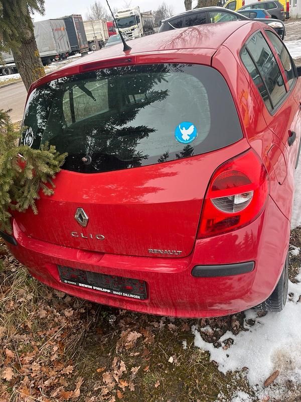Gebraucht Renault Clio II 75 PS (55 kW) 2007 Rot Kleinwagen