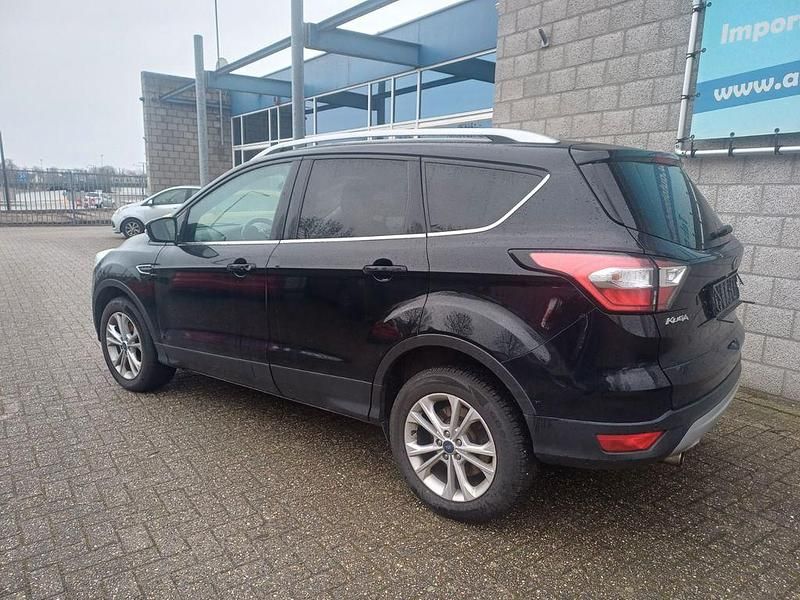Gebraucht Ford Kuga Titanium 150 PS (110 kW) 2017 Schwarz SUV