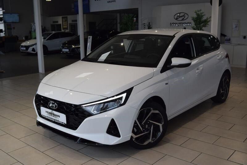 Weiß Gebraucht 2021 Hyundai i20 Intro Edition Limousine | 15.450 € (Guter Preis) - Bild 1/4