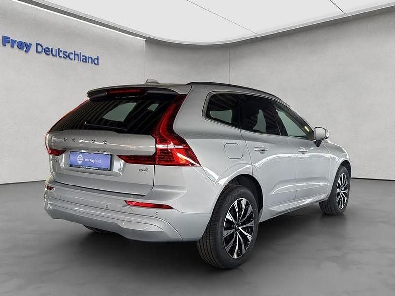 Gebraucht Volvo XC60 Core 197 PS (144 kW) 2023 Silber SUV