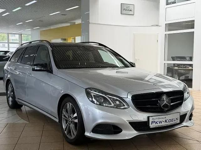 Second-hand Mercedes E300 Night 252 CP (185 kW) 2013 Argintiu Break