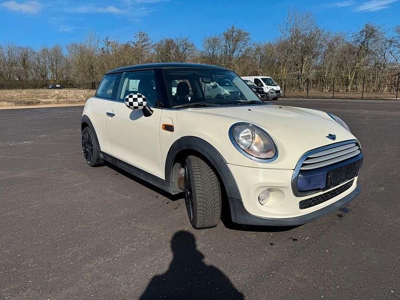 Second-hand Mini Cooper D 116 CP (85 kW) 2015 Alb Hatchback