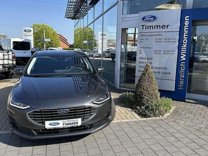 Gebraucht Ford Focus Titanium 125 PS (91 kW) 2024 Magnetic grau Limousine