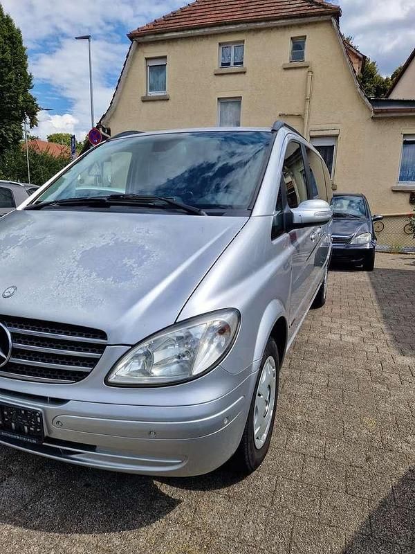 Silber Gebraucht 2009 Mercedes Viano Van / Kleinbus | 9.950 € (Superpreis) - Bild 1/4