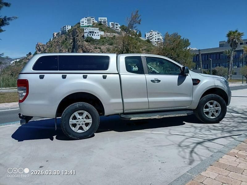 Gebraucht Ford Ranger 160 PS (117 kW) 2017 Silber Pickup