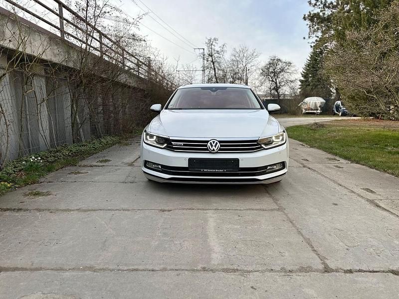 Gebraucht VW Passat Highline 239 PS (175 kW) 2015 Weiß Kombi