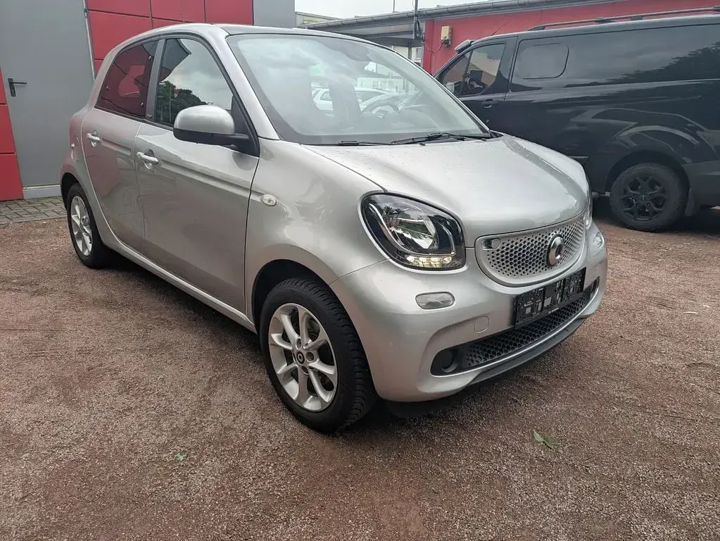Gebraucht Smart ForFour 71 PS (52 kW) 2019 Silber Kleinwagen
