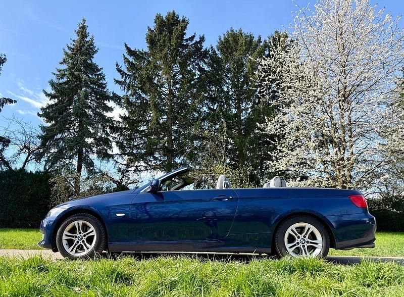 Gebraucht BMW 320 Cabriolet Exclusive 170 PS (125 kW) 2011 Blau Cabrio