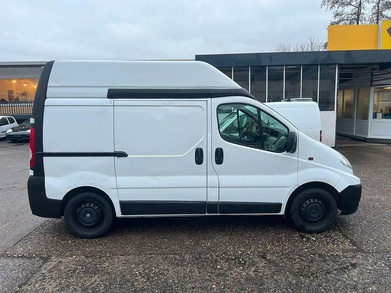 Gebraucht Renault Trafic 114 PS (83 kW) 2007 Weiß Van / Kleinbus
