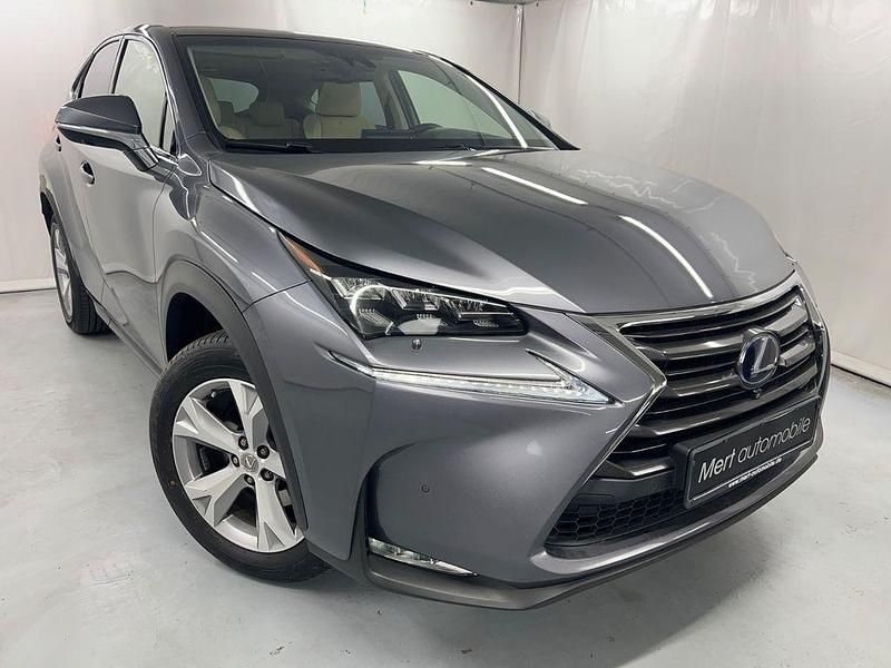 Mercury grey (metallic) Gebraucht 2015 Lexus NX300h SUV | 27.900 € - Bild 1/4