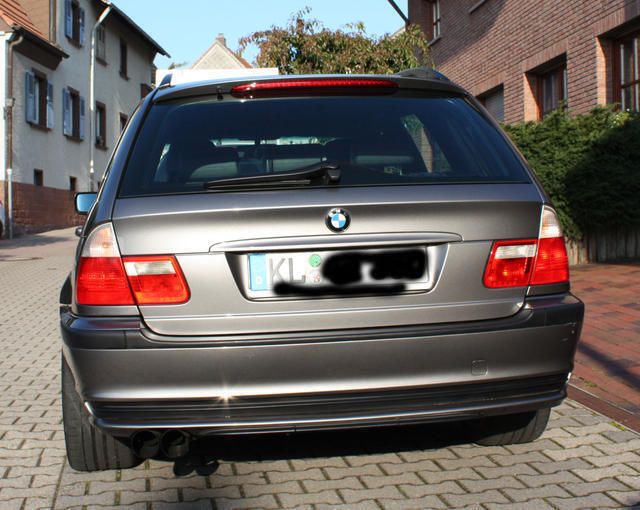 Gebraucht BMW 330 204 PS (150 kW) 2003 Grau metallic Kombi