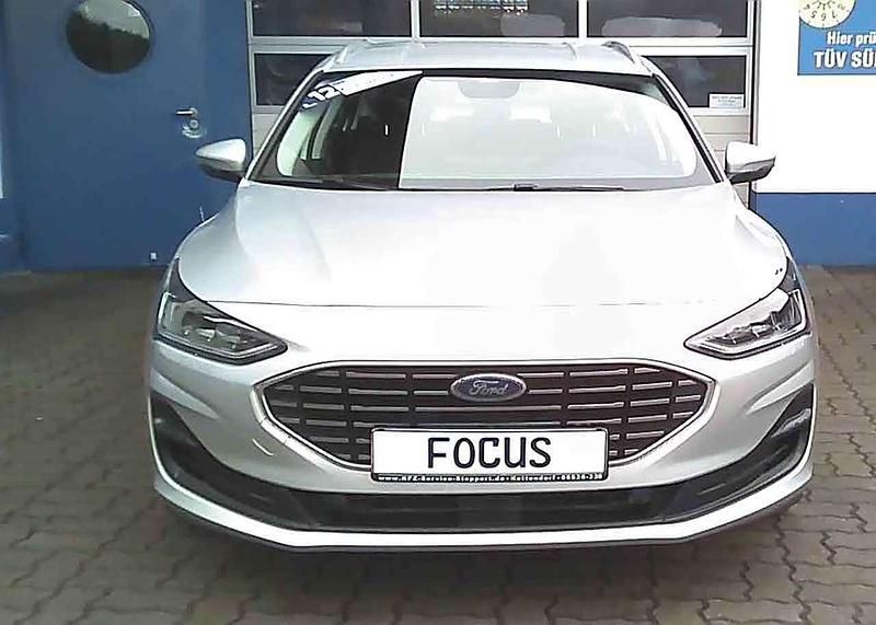 Gebraucht Ford Focus Titanium 125 PS (91 kW) 2023 Polarsilbermetallic Kombi