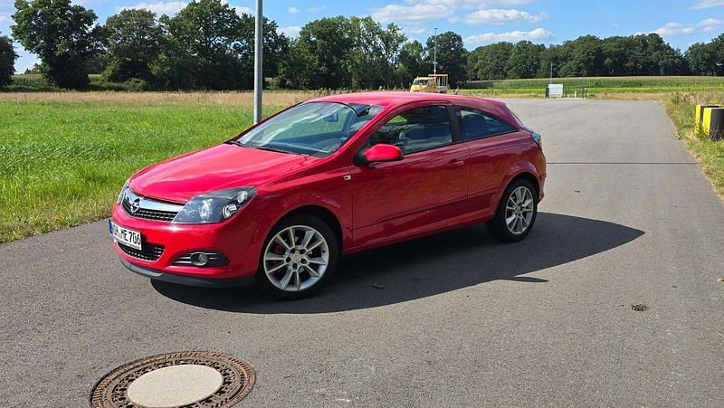 Rot Gebraucht 2008 Opel Astra GTC Sport Coupé | 5.990 € (Teuer) - Bild 1/4