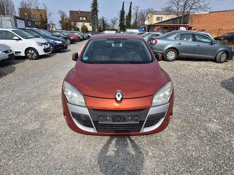 Gebraucht Renault Mégane Coupé Dynamique 110 PS (80 kW) 2009 Orangefarben cayenne Coupé
