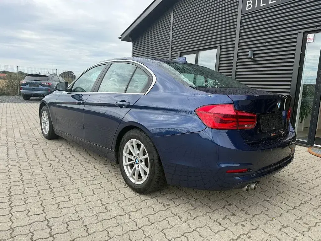 Gebraucht BMW 320 190 PS (139 kW) 2018 Blau Limousine