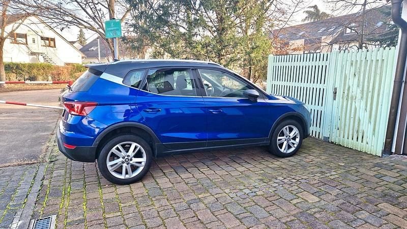 Blau Gebraucht 2019 Seat Arona FR SUV | 13.900 € (Guter Preis) - Bild 1/4