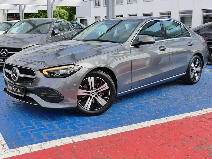 Usado Mercedes C180 Avantgarde 170 CV (125 kW) 2025 Berlina