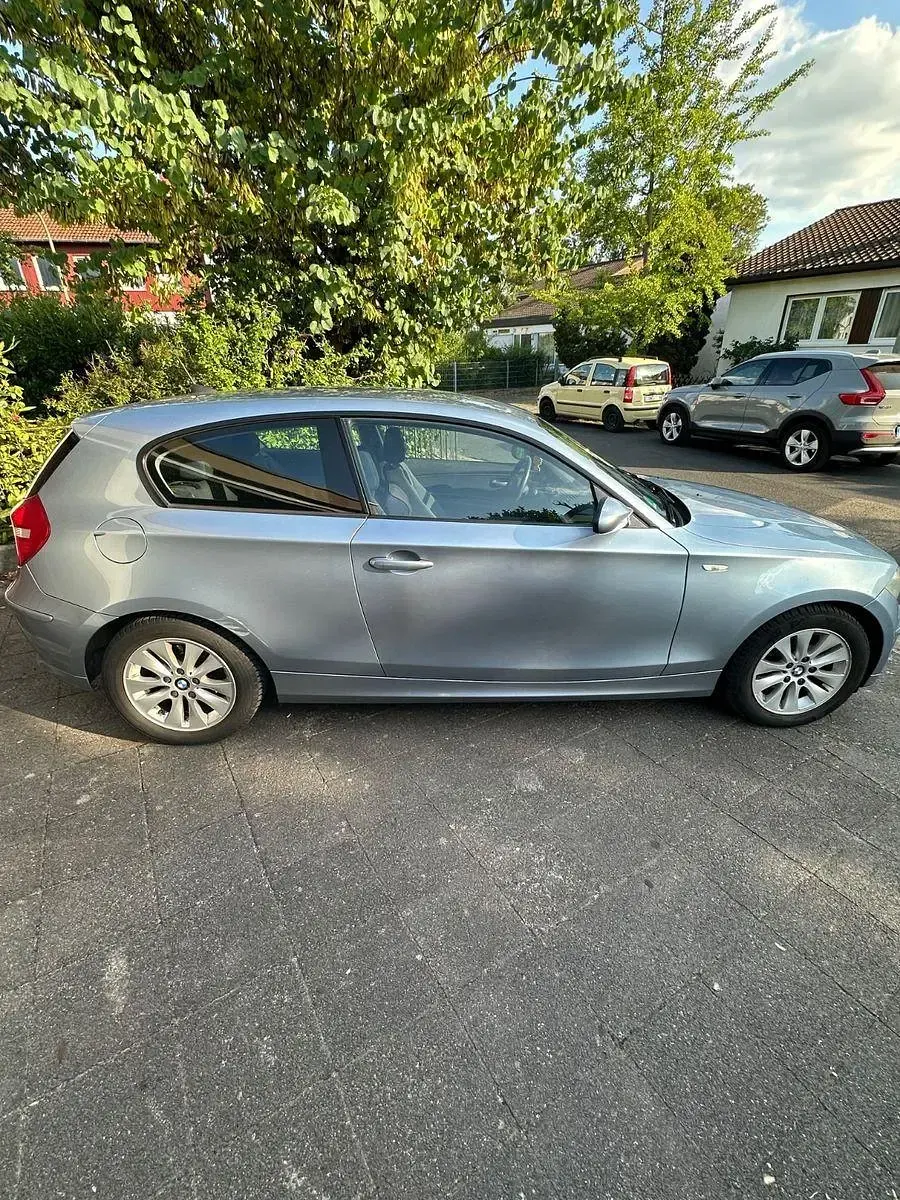 Gebraucht BMW 116 122 PS (89 kW) 2008 Blau Kleinwagen