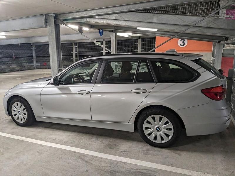 Gebraucht BMW 318 150 PS (110 kW) 2019 Silber Kombi