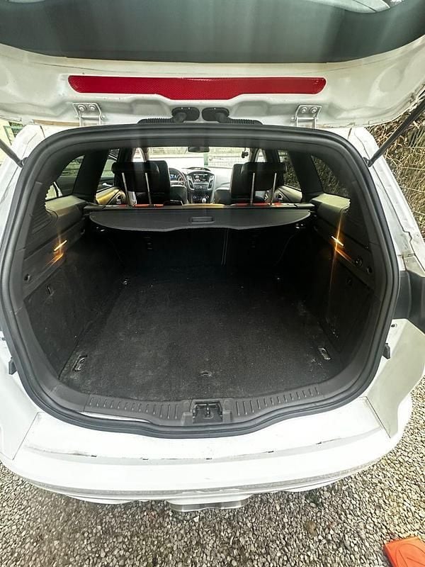 Gebraucht Ford Focus Sport 250 PS (183 kW) 2015 Weiß Kombi