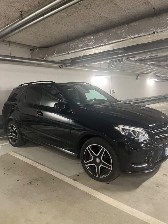 Gebraucht Mercedes GLE350 258 PS (189 kW) 2016 Schwarz SUV