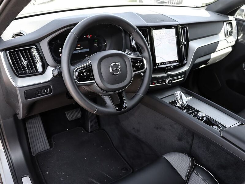 Gebraucht Volvo XC60 Plus 398 PS (292 kW) 2024 Vapour grey SUV