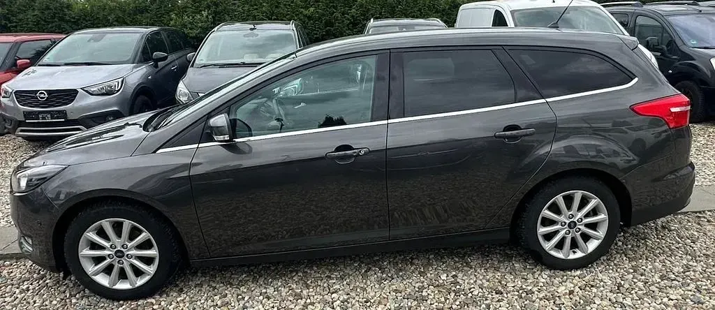 Używany Ford Focus Titanium 125 KM (91 kW) 2017 Szary Sedan/Limuzyna