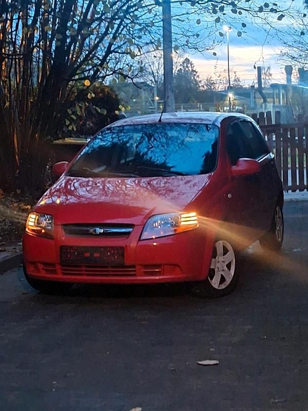 Andere farben Gebraucht 2008 Chevrolet Aveo Limousine | 1.599 € - Bild 1/4