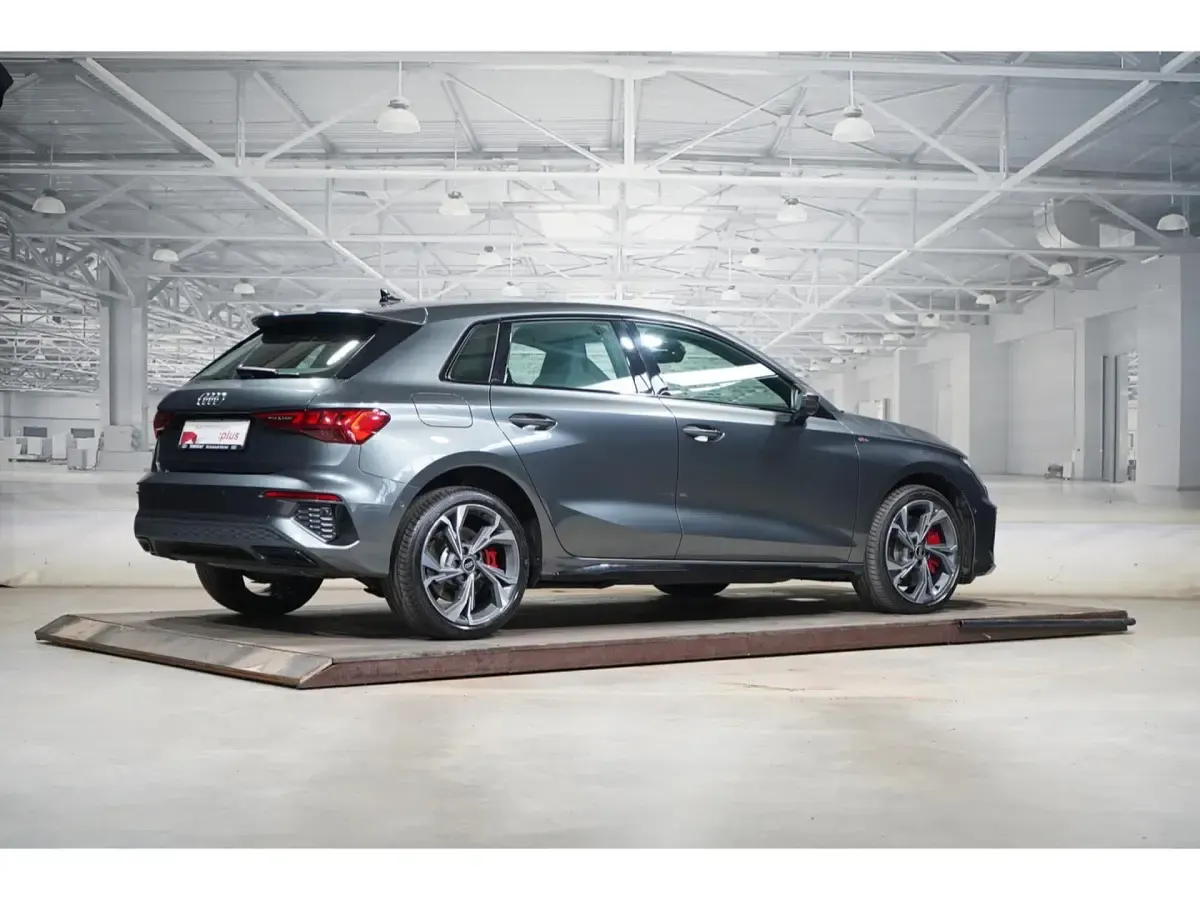 Gebraucht Audi A3 Sportback e-tron S-Line 245 PS (180 kW) 2023 Daytonagrau perleffekt Kleinwagen