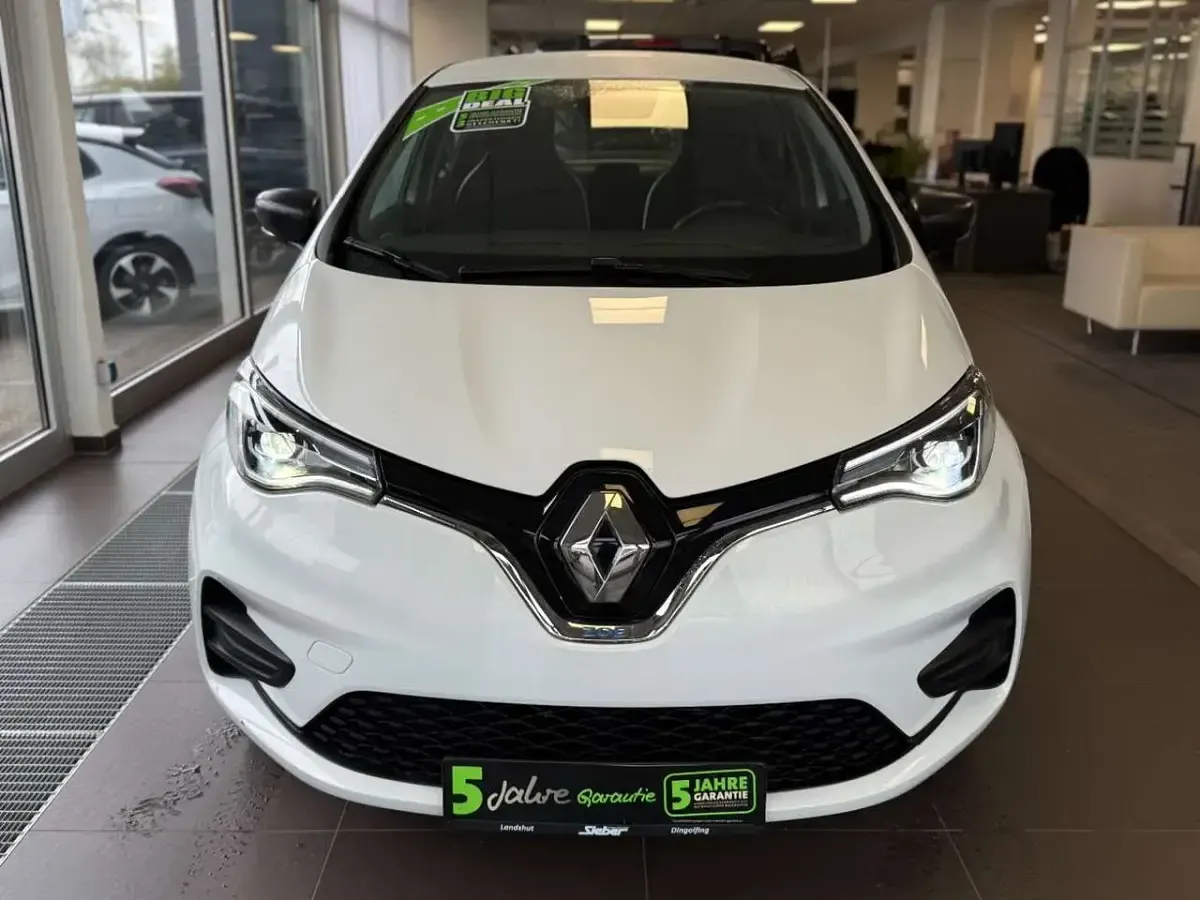 Gebraucht Renault Zoe Life 50 kW (69 PS) 2021 Gletscherweiss Kleinwagen
