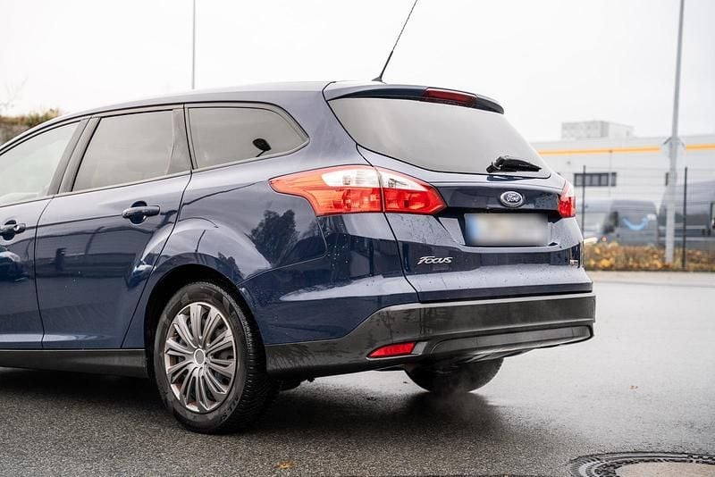 Gebraucht Ford Focus 100 PS (73 kW) 2013 Blau Kombi