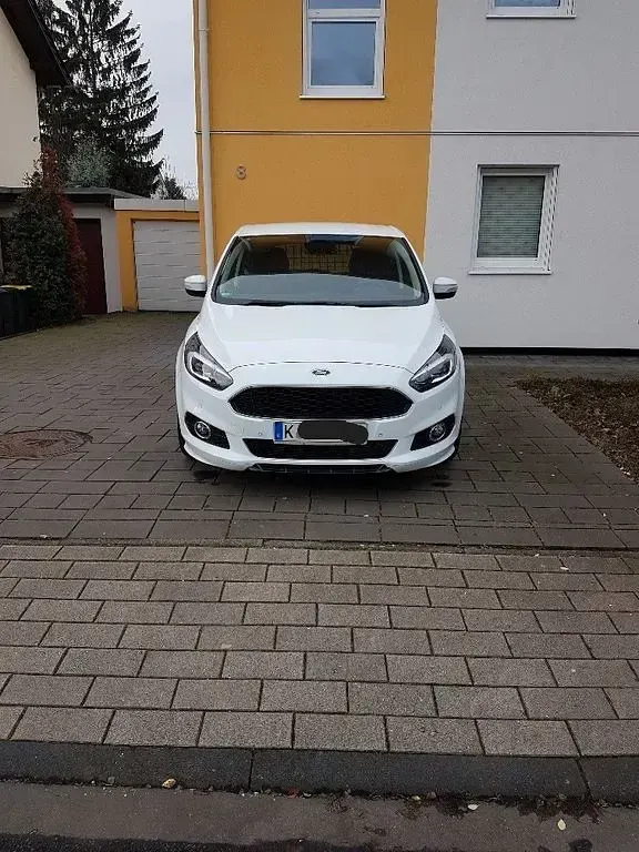 Używany Ford S-MAX Titanium 179 KM (131 kW) 2017 Biały Minivan