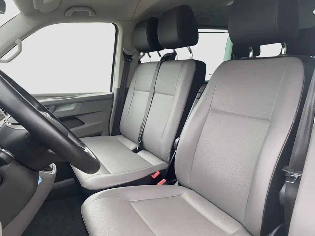 Gebraucht VW Caravelle Comfortline 150 PS (110 kW) 2022 Candyweiß Van