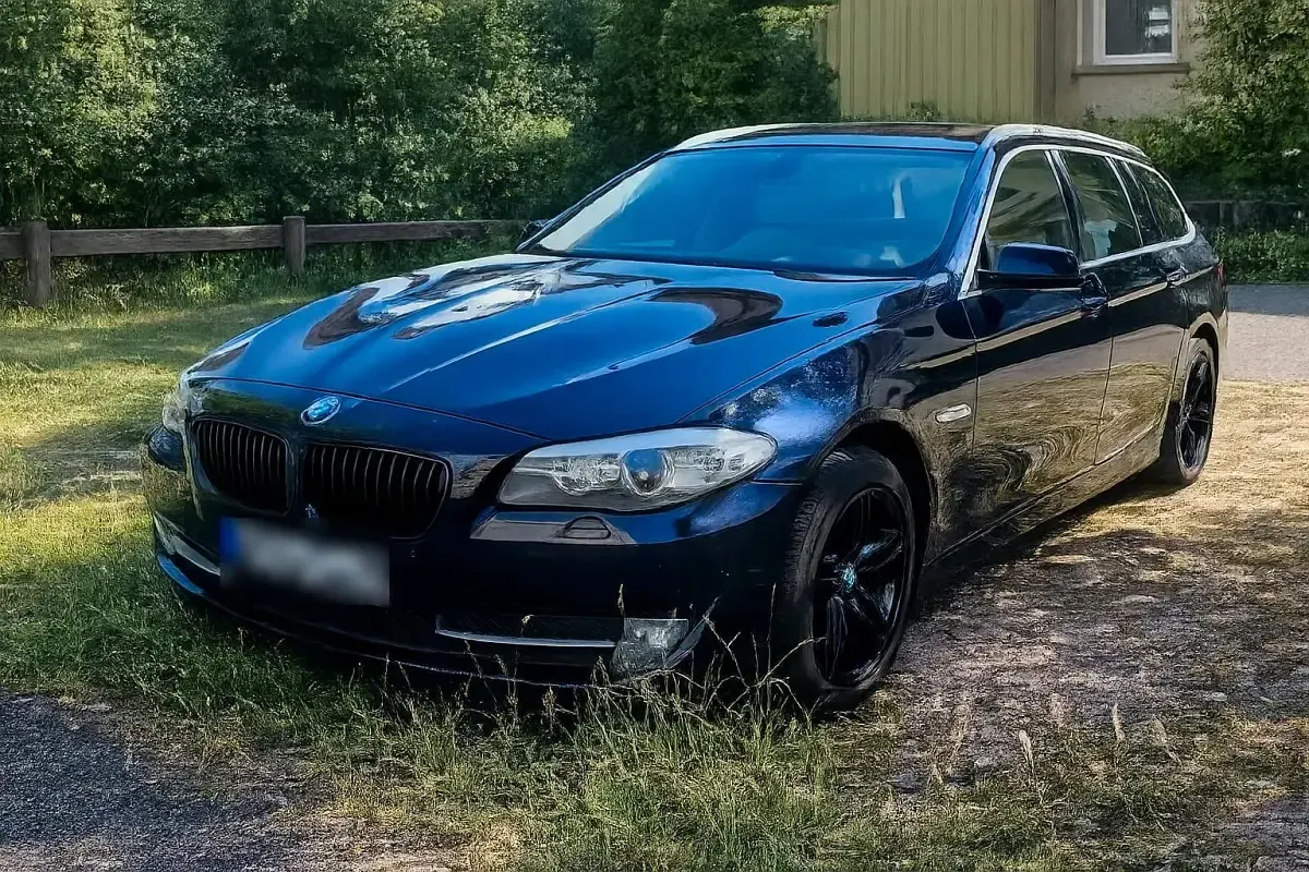 Gebraucht BMW 525 204 PS (150 kW) 2011 Blau Limousine