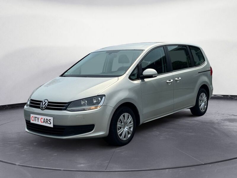 Silber Gebraucht 2011 VW Sharan Trendline Van / Kleinbus | 13.990 € (Etwas zu teuer) - Bild 1/4