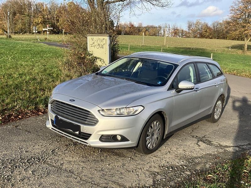 Silber Gebraucht 2017 Ford Mondeo Trend Kombi | 13.900 € (Fairer Preis) - Bild 1/4