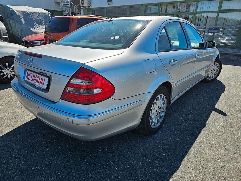 Brugt Mercedes E220 Elegance 150 HK (110 kW) 2003 Sølv Sedan