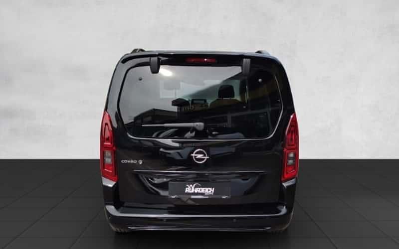 Gebraucht Opel Combo-e Life Ultimate 100 kW (136 PS) 2024 Lackierung schwarz perla nera/typ aussenverkleidung metalliclackierung Van / Kleinbus