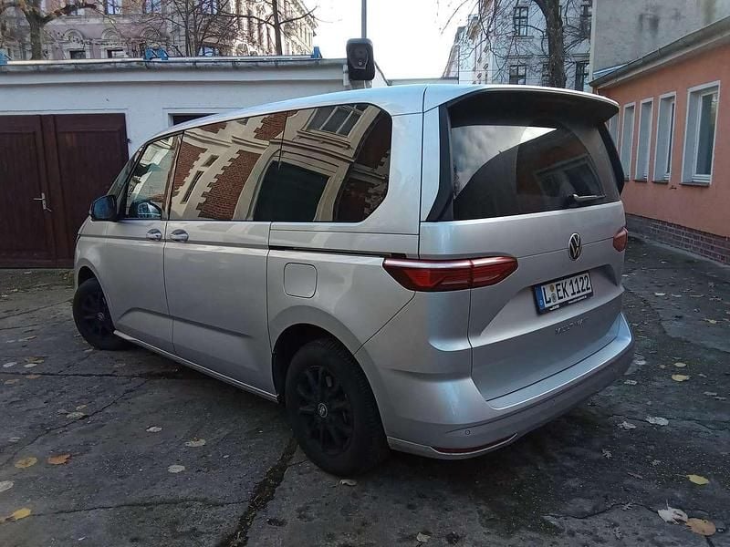 Gebraucht VW Multivan Life 150 PS (110 kW) 2024 Silber Van