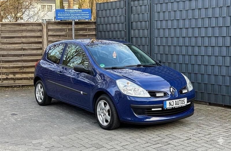 Gebraucht Renault Clio II 65 PS (47 kW) 2007 Blau Kleinwagen