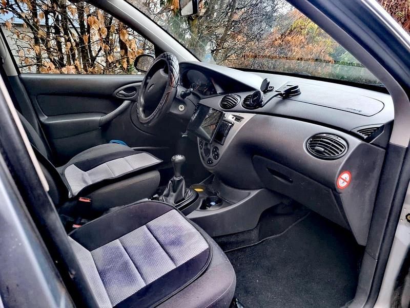 Gebraucht Ford Focus 75 PS (55 kW) 2004 Grau Kombi