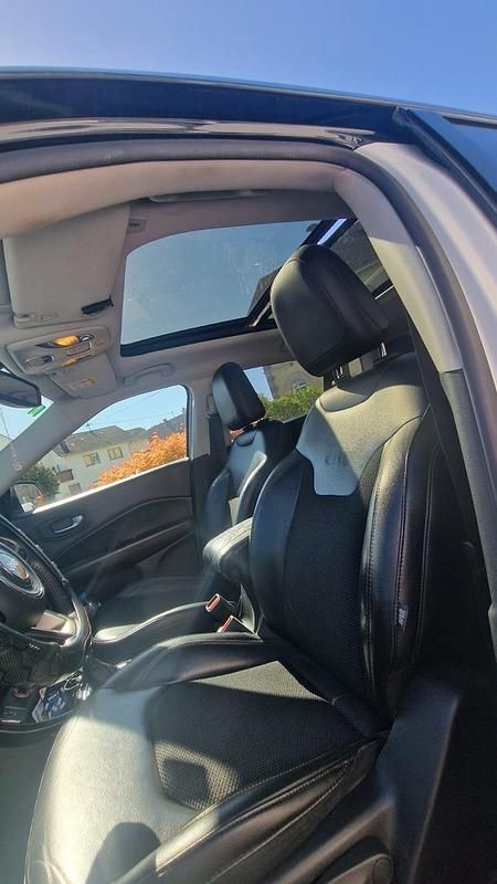 Gebraucht Jeep Compass 140 PS (102 kW) 2018 Weiß SUV