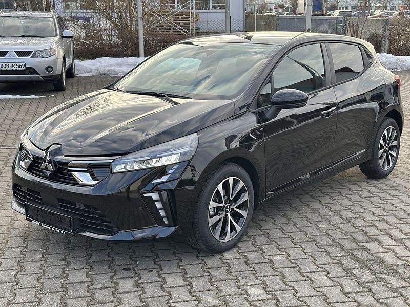 Neu Mitsubishi Colt Plus 91 PS (66 kW) 2026 Schwarz Limousine